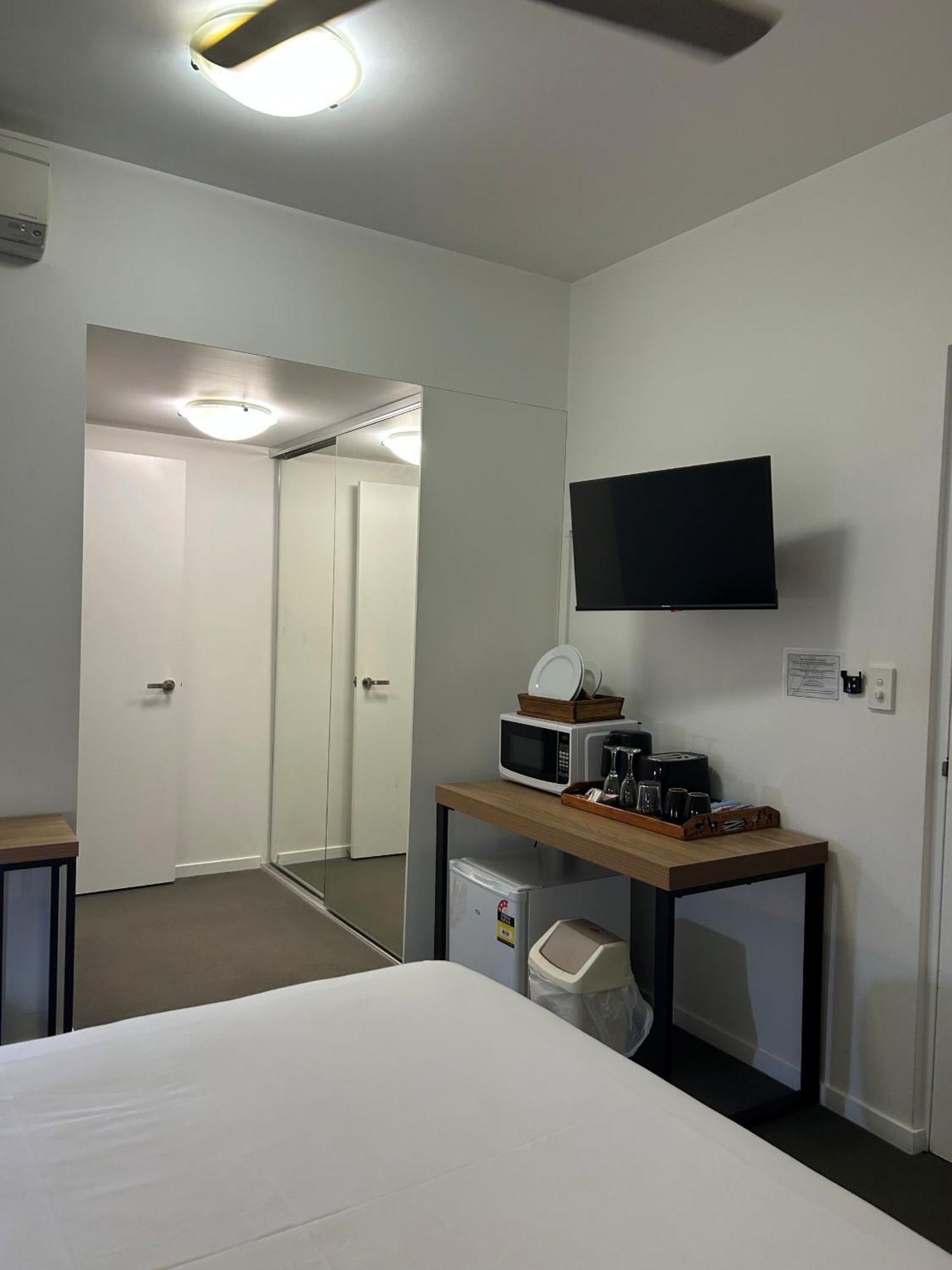 Central Holborn Apartments Townsville Oda fotoğraf